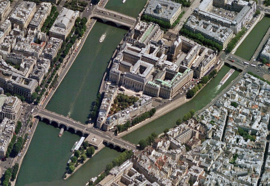 Bing Maps Bird’s Eye of Place Dauphine, Paris Image Credit: © 2016 Microsoft